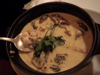 sweetbreads in cream with morels and carrots
