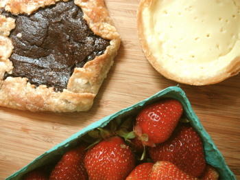 tarts Durham, NC market: Scratch's tarts: Chocolate Sea Salt and Honeysuckle Cream