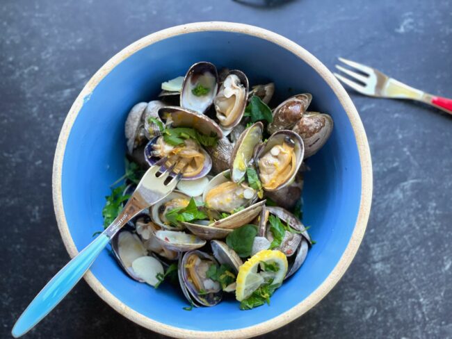 Dirty clams need a cornmeal bath